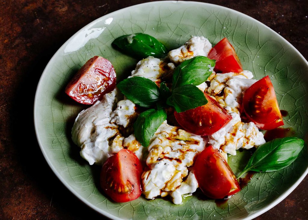 Cremiger Käse-Ersatz aus Cashews – veganer Burrata als pflanzliche Alternative zu Käse, perfekt für Antipasti, Salate und italienische Gerichte.