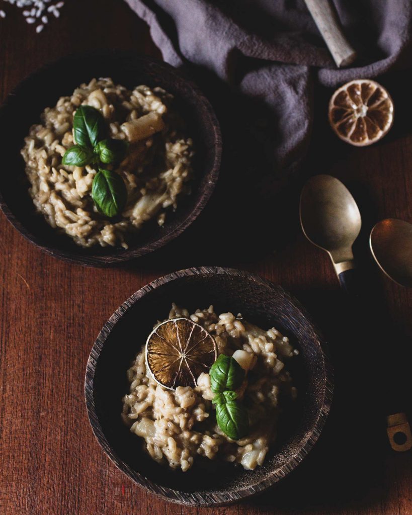 Cremiges Zitronenrisotto mit Spargel und frischem Basilikum